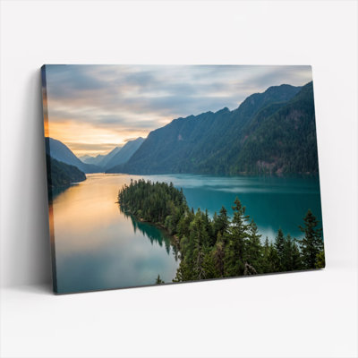 Ensemble de 1 tableau sur toile représentant un lac de montagne