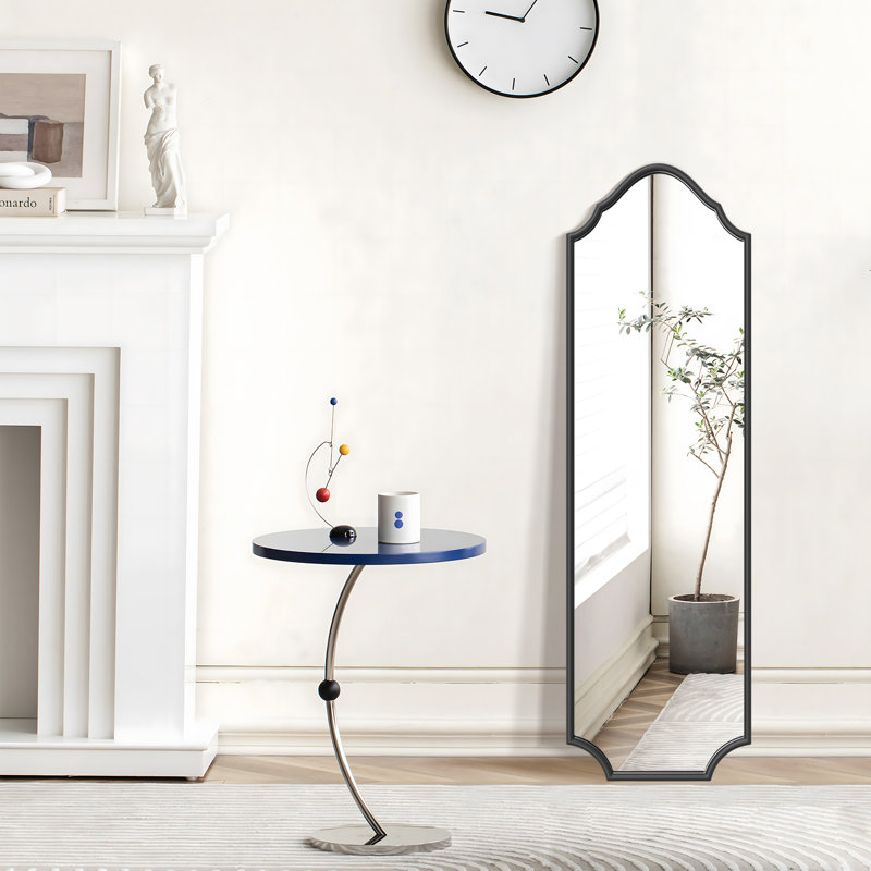 Miroir incliné en métal Lilith, Noir, 60 po x 18 po
