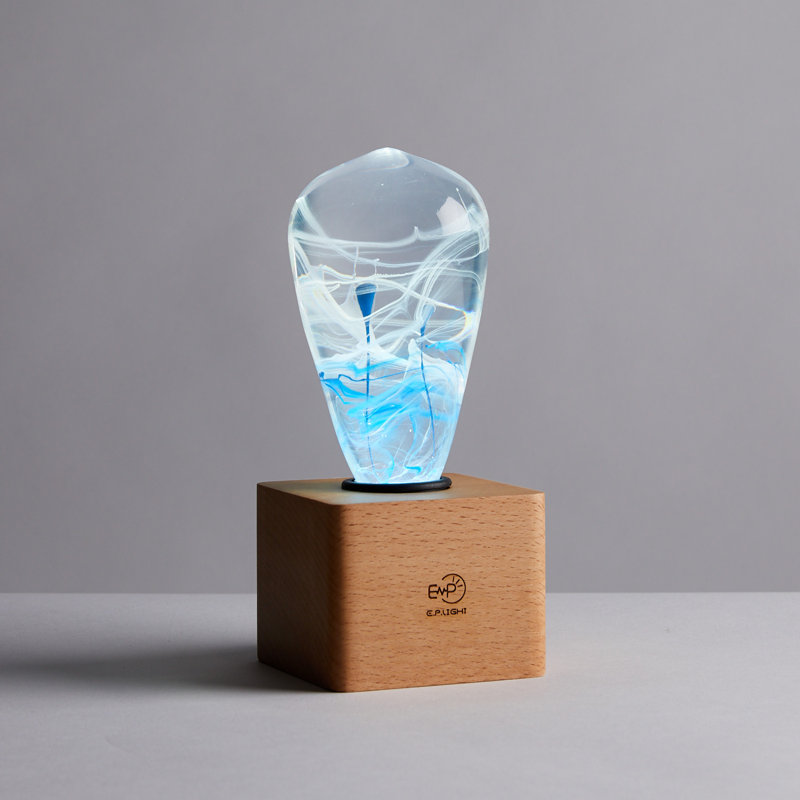 Lampe de table en bois 6,3 po