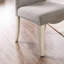 Chaises d'appoint transitionnelles (de 2), blanc antique et gris, revêtement en tissu, dossier à dos de chameau, pieds cannelés, siège rembourré avec 2 chaises, style, chaise, dossier, fabrication en bois massif avec siège et