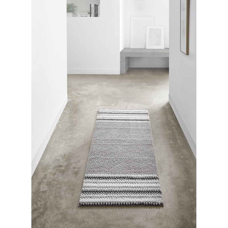 Chemin de table en chenille et nouilles Aiden Jacquard, 24 po x 60 po, Gris clair