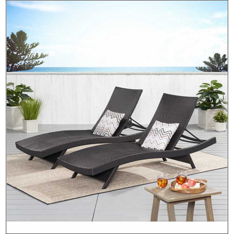 SALEM PE WICKER CHAISE LOUNGE