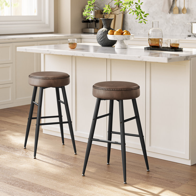 Tabouret Parmley, Similicuir brun rustique / cadre noir, Tabouret de comptoir (siège d'une hauteur de 24,8