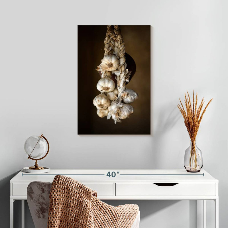 Yarlin Garlic Braid, 24" H x 16" W