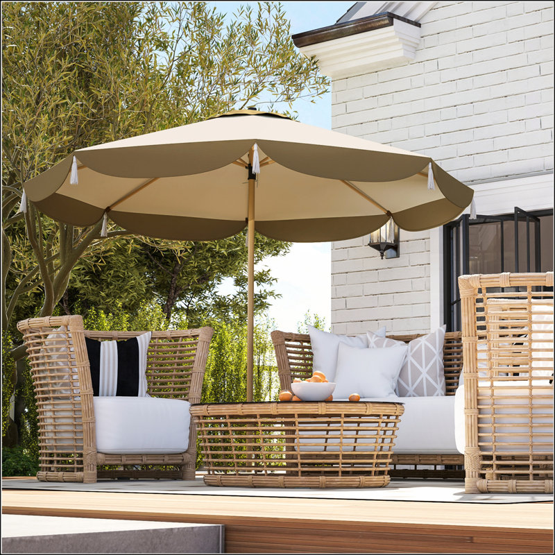 Parasol de patio 9 pi Outsunny avec protection UPF 50+, 8 baleines pour terrasse et cour arrière, blanc crème