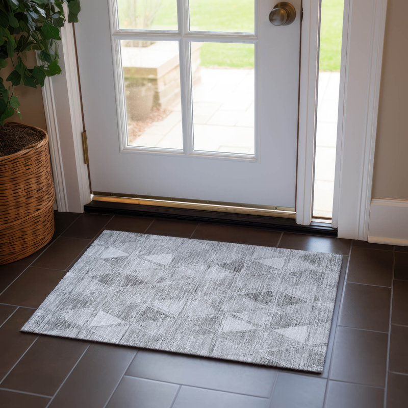 Shiean Washable Geometric Indoor / Outdoor Rug, Rectangle 1'8" x 2'6"
