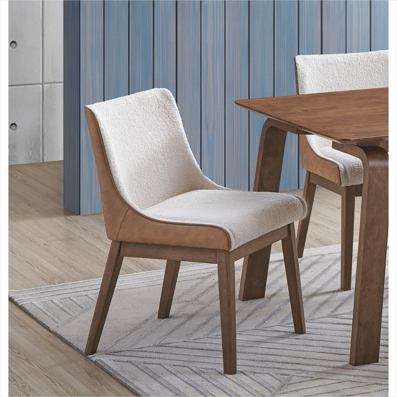 Ensemble de 2 chaises à oreilles rembourrées Boucle, brun avec siège blanc doux, pieds en bois de noyer, sièges de salle à manger rétro modernes