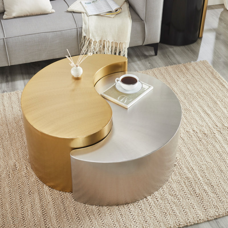 Table basse de style moderne et contemporain avec cadre en tôle de fer