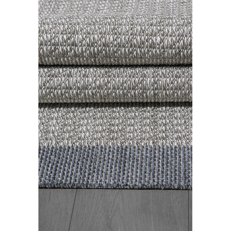 Swigert Solid Colour Machine Made Indoor / Outdoor Area Rug, Rectangle 2'7" x 4'11"