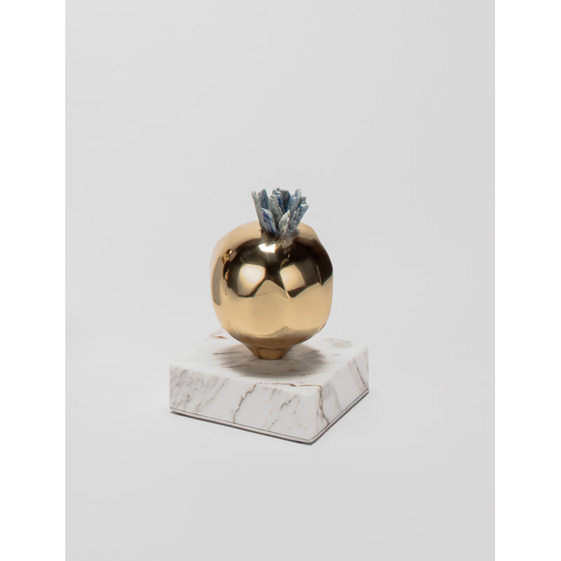 Figurines & Sculptures