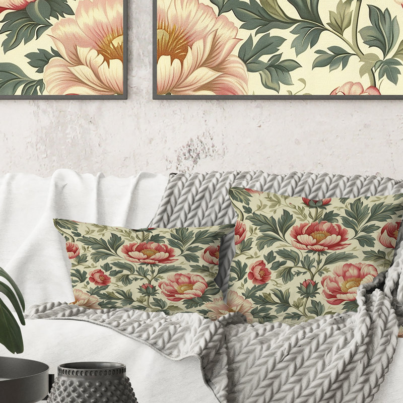 Coussin décoratif à motif floral rouge et vert Meadows II, H 18 po x l 18 po