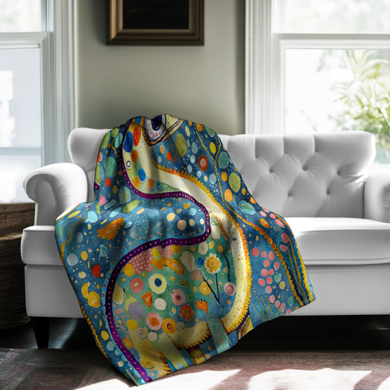 Throw Blanket, Lit simple