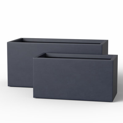 Concrete planter pot