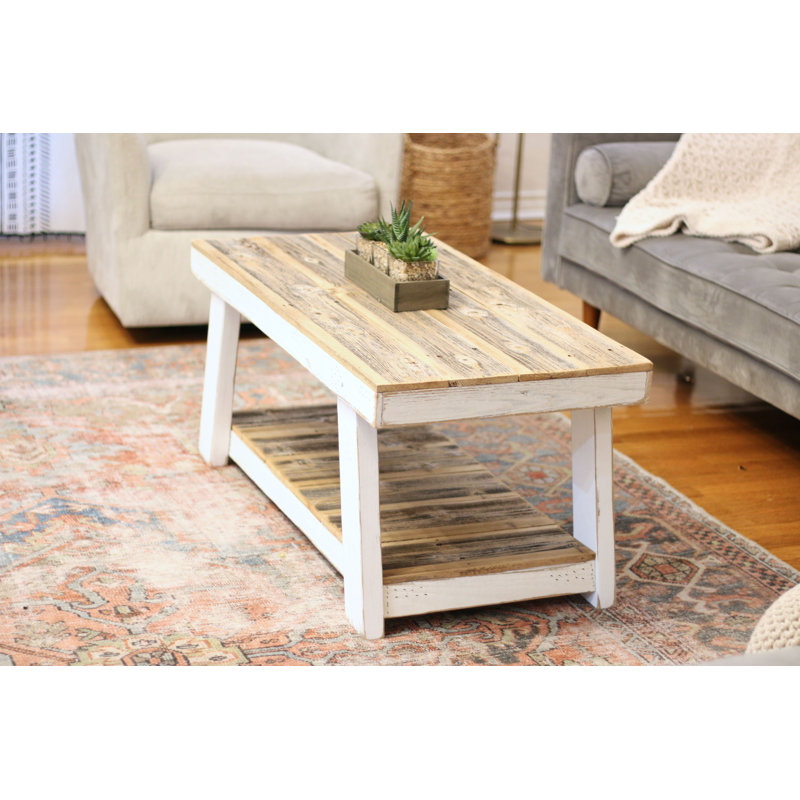 Table basse à 4 pieds avec rangement Altamease
