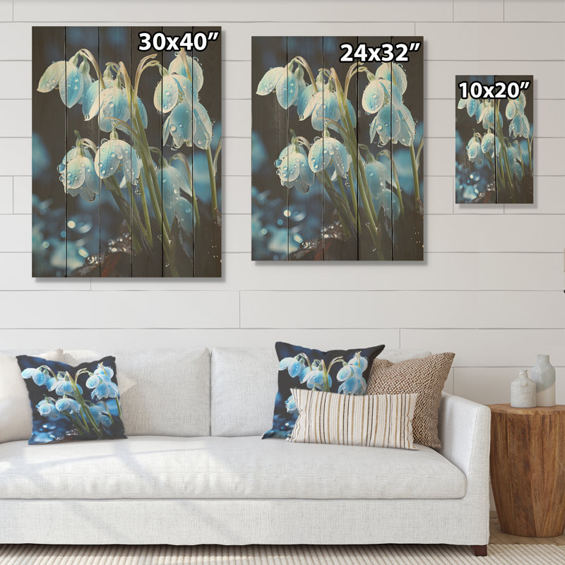 Hiver, photographie de fleurs en forme de gouttes de neige sur bois de pin naturel, H 40 po x l 30 po