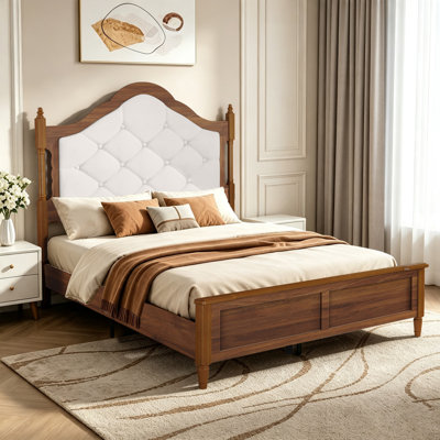 Lit plateforme en bois avec tête de lit capitonnée French French