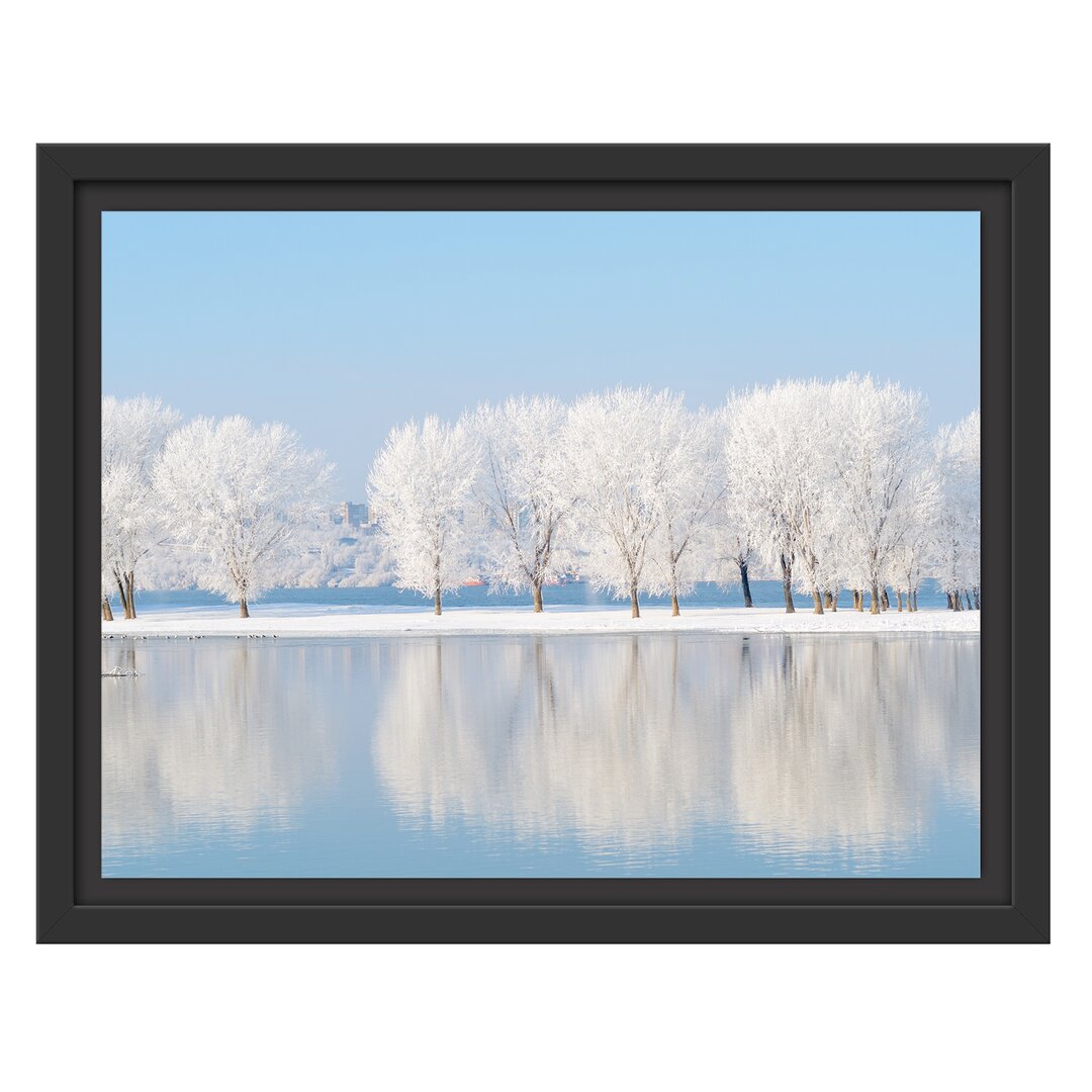 Gerahmtes Wandbild Schneebedeckte BäumeWinter