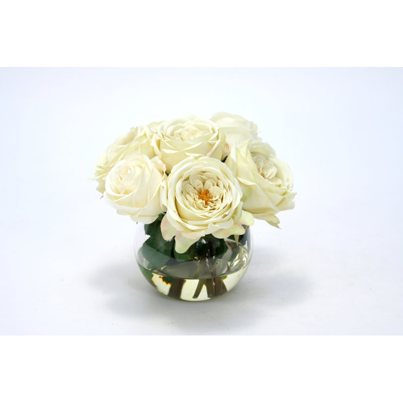 Arrangement floral roses en vase