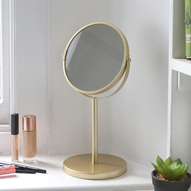 Harbour Housewares - Magnifying Pedestal Mirror - 18.5 x 34.5cm, Gold