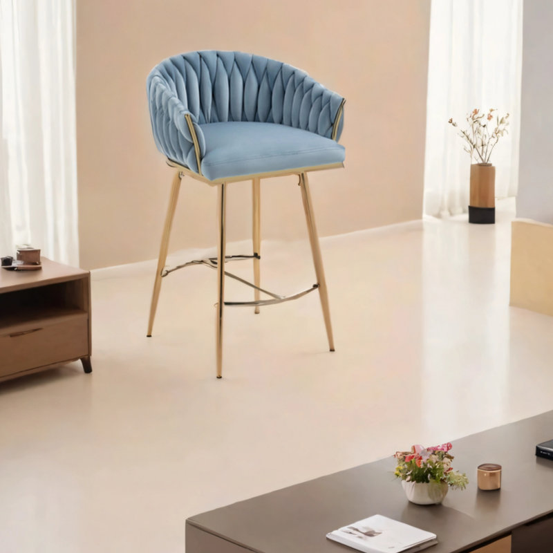 Ensemble de 2 tabourets de bar hauts avec dossiers ondulés faits à la main, bases et repose-pieds chromés dorés