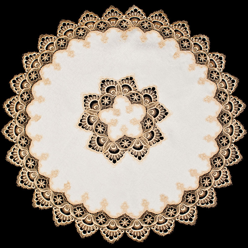 Plateau de table en jacquard Elmwood Gold European Lace (33 po rond)