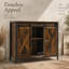 Buffet industriel avec portes de grange coulissantes et tablettes réglables, parfait pour la décoration rustique et un rangement efficace