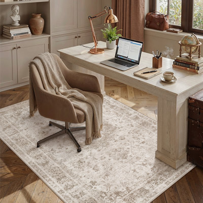 Veyra Machine Washable Vintage Oriental Area Rug With Non-slip Backing