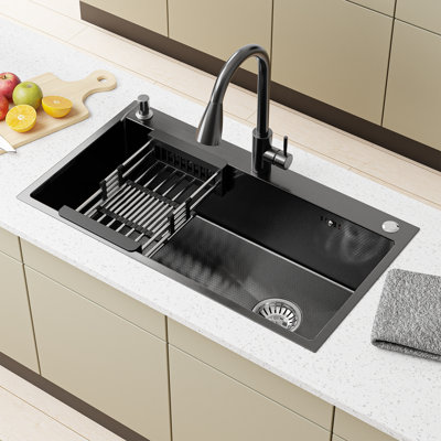 Évier de cuisine 32 po à cuve simple en acier inoxydable