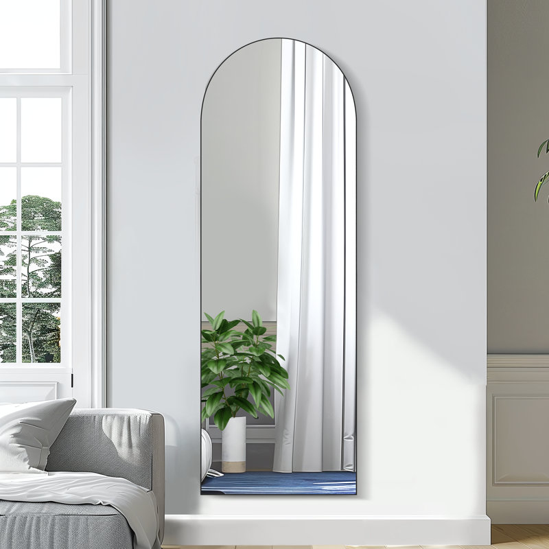 Miroir mural en bois massif Luziano, 67 po x 23 po, Noir