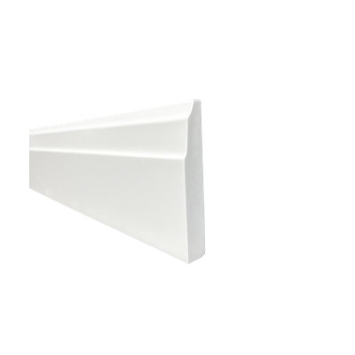 Moulure blanche à base large de 4,5 po