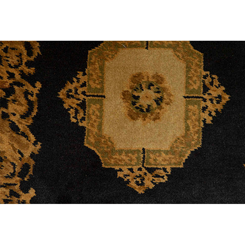 Wool Oriental Area Rug in Black/Gold