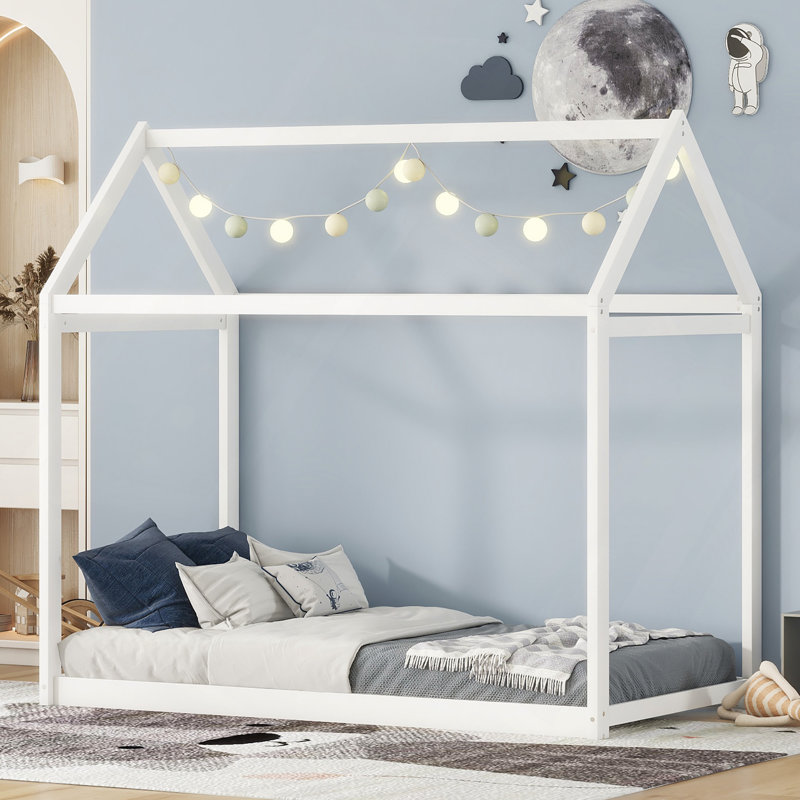 Lit simple en bois