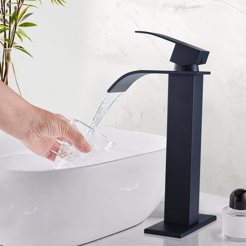 Single-handle Bathroom Faucet with Drain Assembly, Matte Black