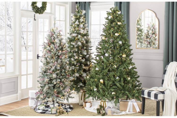 flocked Christmas trees, Christmas trees with snow