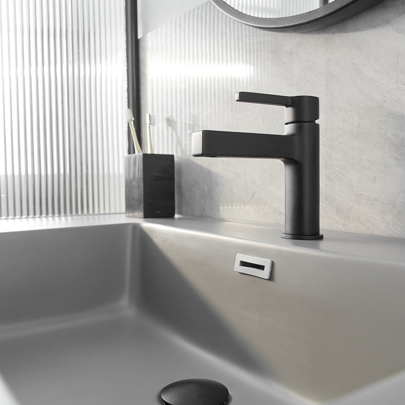 Single-Hole Single-handle Bathroom Faucet with Drain Assembly, Matte Black