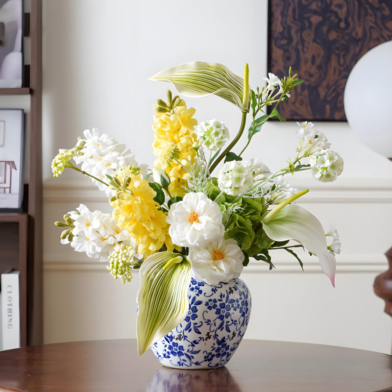 Ornements de fleurs simulées