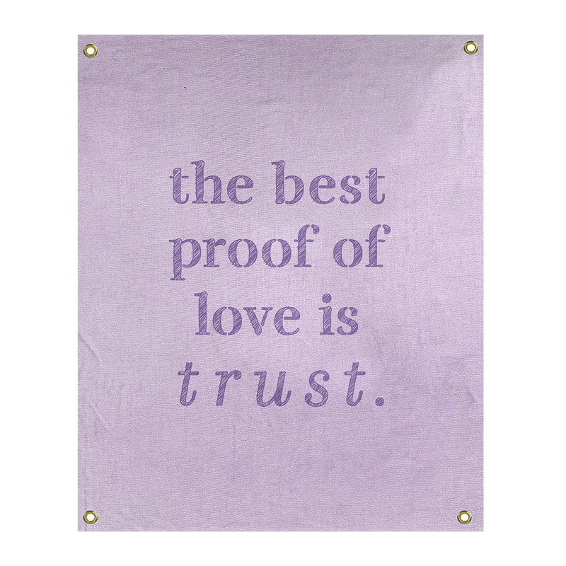 Tapisserie en polyester et citation manuscrite en polyester, H 59 pi x l 50 po, Mauve