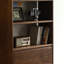 Bibliothèque luxueuse de style nordique