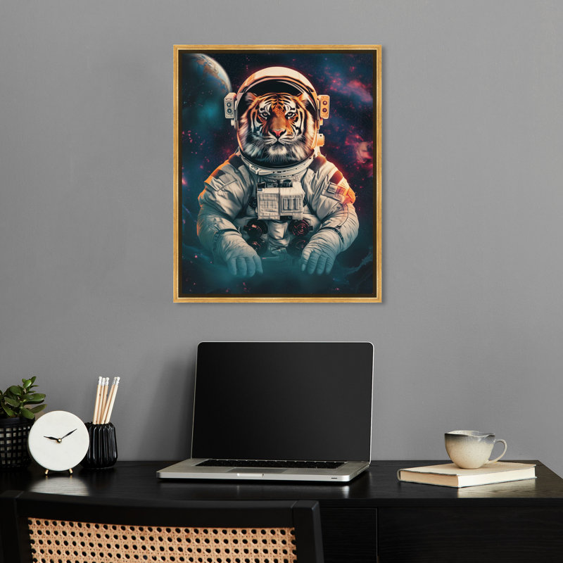 «Astronaut Tiger», art mural par Notoriart, Cadre doré, H 21 po x l 17 po