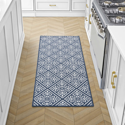 Austell Machine Woven Synthetic Geometric Area Rug in Blue/White