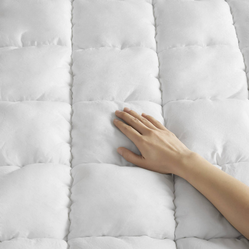 Queen White Overfilled Down Alternative Mattress Pad