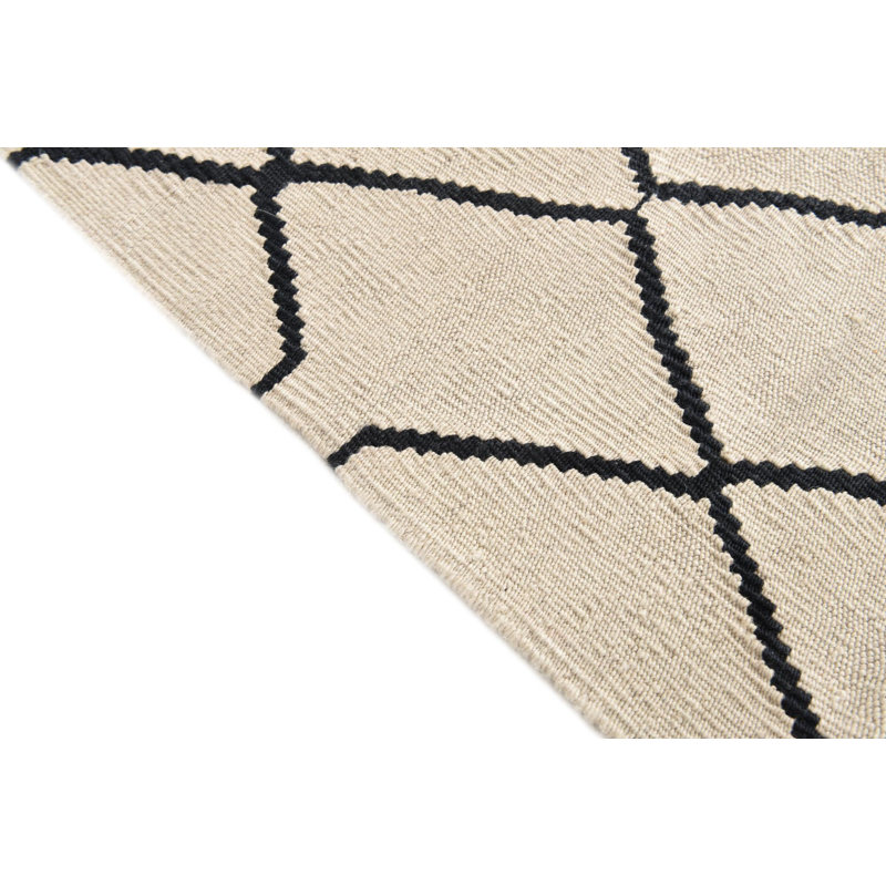 Tapis noir et blanc 5 Petrella