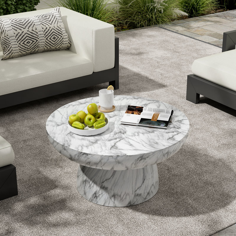Table basse en faux marbre
