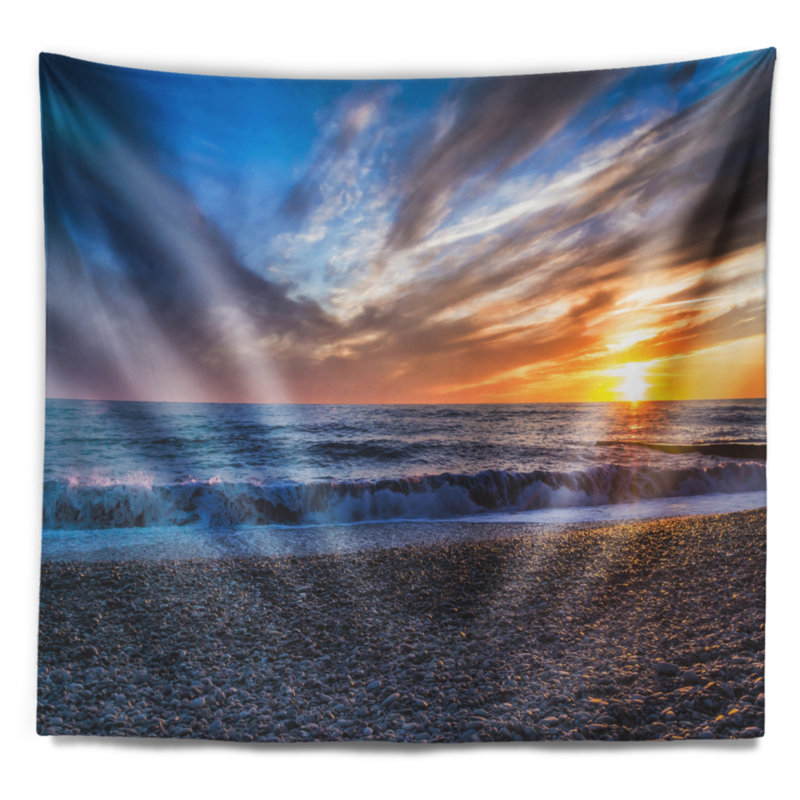 Plage, ciel nuageux avec tapisserie jaune soleil éclatant, H 78 po x l 92 po