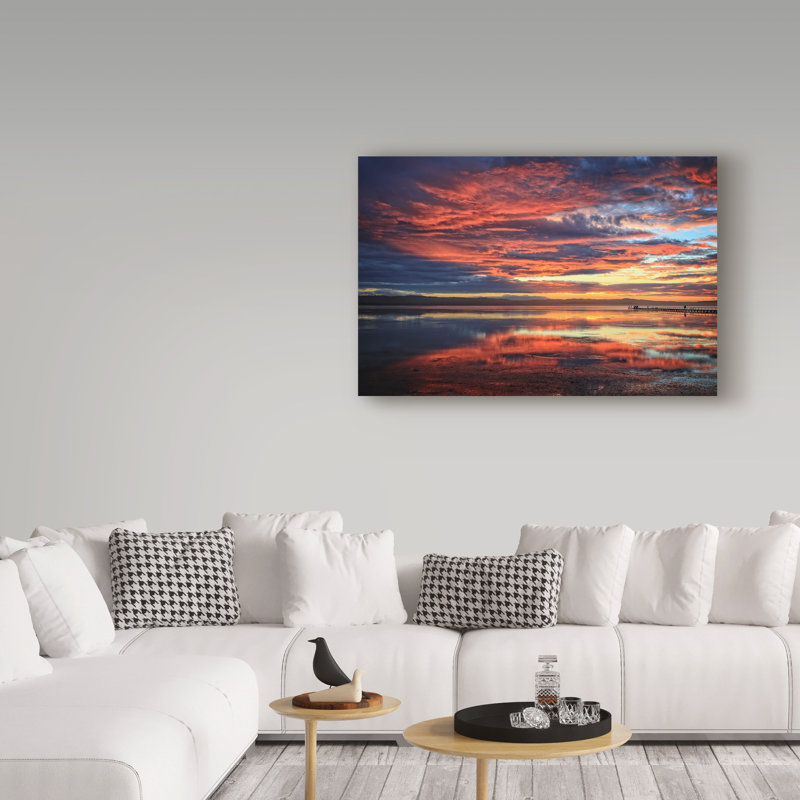 «Red Sunset Clouds» par Yareny, reproduction de photo sur toile tendue, H 16 po x l 24 po x P 2 po