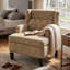 Fauteuil capitonné rembourré pour un salon douillet et élégant-133996268