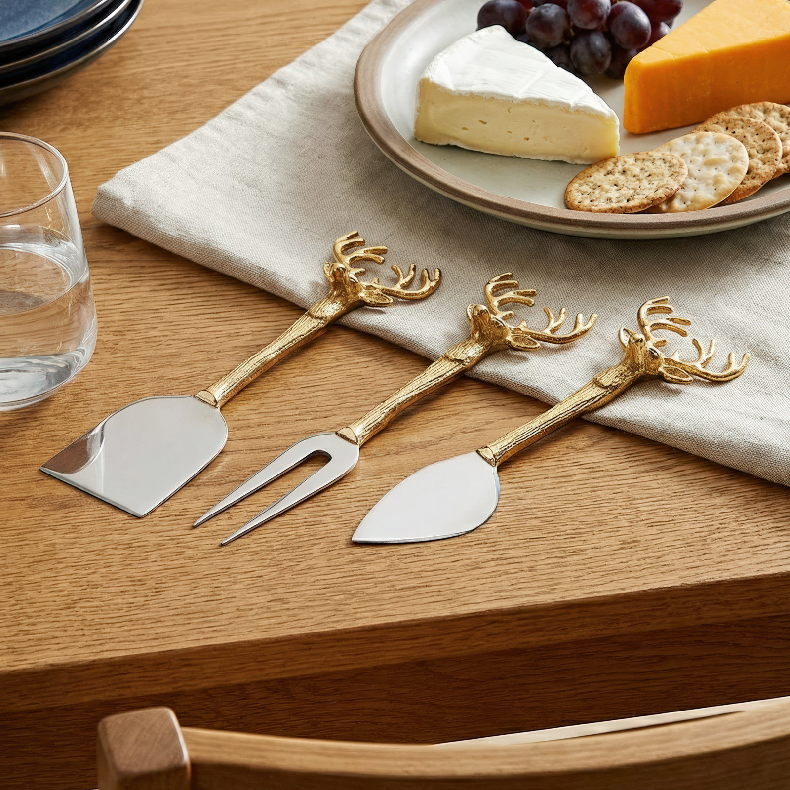 Khaleesie Stag's Head Fromage 3-Piece Serving Set