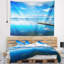 Tapisserie paysage marin avec ciel bleu nuageux-28505238