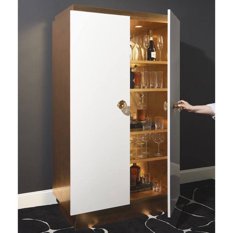 Grande armoire London