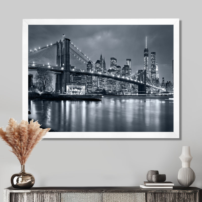Panorama de la ville de New York la nuit, photographie sur métal, H 24 po x l 32 po, Impression encadrée, Blanc